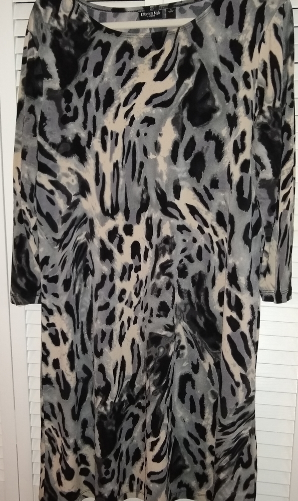 Dress - Picture 3 of 4